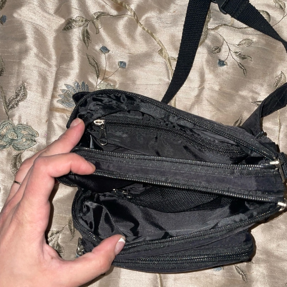 Black Disney bag with adjustable straps - Picture 3 of 3